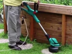 Coupe-bordures électrique Bosch ART 30 - Moteur De 550W - Diamètre De Coupe 30 Cm -Outils De Jardin coupe bordures lectrique bosch art 30 moteur de 550w diamtre de coupe 30 cm perche et poigne 29611 2 1622703716 IMG 60b87e64bcd48