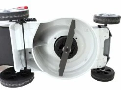 Tondeuse à Batterie IKRA IAM 40-4325 - 40V - 2x (2,5Ah) -Outils De Jardin tondeuse batterie ikra iam 40 4325 40v 2x 2 5ah trois systmes de coupe 28246 10 1618383829 IMG 607693d5427e0