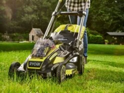 Tondeuse à Batterie RYOBI RLM36X41H50G - 36V - 5Ah - Bac De 45 L - Coupe De 40 Cm -Outils De Jardin tondeuse batterie ryobi rlm36x41h50g 36v 5ah bac de 45 l coupe de 40 cm moteur lectrique batterie 35473 15 1655974414 IMG 62b42a0e0bdcf