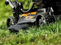 Tondeuse à Gazon à Batterie DeWalt DCMWSP564N-XJ - 18V - SANS BATTERIE NI CHARGEUR DE BATTERIE -Outils De Jardin tondeuse gazon batterie dewalt dcmwsp564n xj 18v sans batterie ni chargeur de batterie deux systmes de coupe 41443 4 1681735861 IMG 643d40b5d7c3e