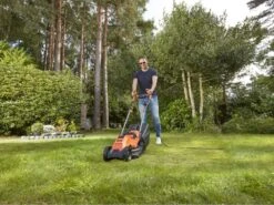 Tondeuse à Gazon électrique Black & Decker BEMW451BH-QS - Lame 32 Cm Avec Puissance Max 1200 Watts -Outils De Jardin tondeuse gazon lectrique black decker bemw451bh qs lame 32 cm avec puissance max 1200 watts tondeuse lectrique bemw451bh qs 17275 0 1565011422 BEMW451BH A1