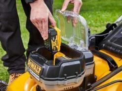 Tondeuse à Gazon Sur Batterie DeWalt DCMW564P2-QW -2 Batteries 18V/5Ah - Largeur De Coupe 48 Cm 26 Tondeuse à Gazon Sur Batterie DeWalt DCMW564P2-QW -2 Batteries 18V/5Ah - Largeur De Coupe 48 Cm -Outils De Jardin tondeuse gazon sur batterie dewalt dcmw564p2 qw 2 batteries 18v 5ah largeur de coupe 48 cm tondeuse lectrique dewalt dcmw564p2 qw 29018 14 1620816946 IMG 609bb432a2b93