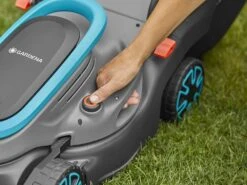 Tondeuse à Gazon Sur Batterie Gardena PowerMax 32/18V P4A Seule - 32 Cm - SANS BATTERIE NI CHARGEUR -Outils De Jardin tondeuse gazon sur batterie gardena powermax 32 18v p4a seule 32 cm sans batterie ni chargeur deux systmes de coupe 41638 7 1683014295 IMG 6450c297d87cc