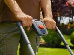 Tondeuse à Gazon Sur Batterie Gardena PowerMax 32/36V P4A - 2 Batteries 18V/2.5Ah - Largeur De Coupe 32 Cm -Outils De Jardin tondeuse gazon sur batterie gardena powermax 32 36v p4a 2 batteries 18v 2 5ah largeur de coupe 32 cm tondeuse lectrique gardena powermax 32 36v p4a 29253 14 1621503156 IMG 60a62cb49e6d8