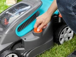 Tondeuse à Gazon Sur Batterie Gardena PowerMax 32/36V P4A - 2 Batteries 18V/2.5Ah - Largeur De Coupe 32 Cm -Outils De Jardin tondeuse gazon sur batterie gardena powermax 32 36v p4a 2 batteries 18v 2 5ah largeur de coupe 32 cm tondeuse lectrique gardena powermax 32 36v p4a 29253 14 1621503157 IMG 60a62cb504103