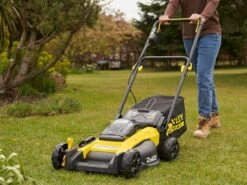 Tondeuse à Gazon Sur Batterie STANLEY FATMAX SFMCMW2651M - 2 Batteries 18V/4Ah - Amplitude De Coupe 40 Cm 24 Tondeuse à Gazon Sur Batterie STANLEY FATMAX SFMCMW2651M - 2 Batteries 18V/4Ah - Amplitude De Coupe 40 Cm -Outils De Jardin tondeuse gazon sur batterie stanley fatmax sfmcmw2651m 2 batteries 18v 4ah amplitude de coupe 40 cm tondeuse lectrique stanley fatmax sfcmw2651m 29809 14 1623660790 IMG 60c718f6d71a3