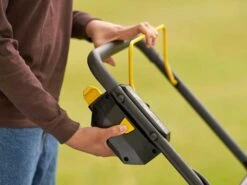 Tondeuse à Gazon Sur Batterie STANLEY FATMAX SFMCMW2651M - 2 Batteries 18V/4Ah - Amplitude De Coupe 40 Cm 31 Tondeuse à Gazon Sur Batterie STANLEY FATMAX SFMCMW2651M - 2 Batteries 18V/4Ah - Amplitude De Coupe 40 Cm -Outils De Jardin tondeuse gazon sur batterie stanley fatmax sfmcmw2651m 2 batteries 18v 4ah amplitude de coupe 40 cm tondeuse lectrique stanley fatmax sfcmw2651m 29809 14 1623660791 IMG 60c718f758e1d