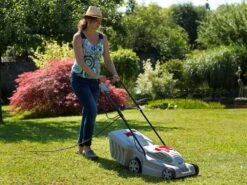 Tondeuse électrique 1400W IKRA IERM 1434 - Bac De 35 L + éjection Postérieure - 34 Cm -Outils De Jardin tondeuse lectrique 1400w ikra ierm 1434 bac de 35 l jection postrieure 34 cm tondeuse lectrique ikra ierm 1434 18676 1 1573729961 71omFSf68VL. AC SL1000