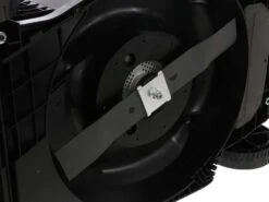 Tondeuse électrique à Batterie RYOBI RY18LM37A-140 - 18V - 4Ah - Bac De 45 L - Coupe De 37 Cm -Outils De Jardin tondeuse lectrique batterie ryobi ry18lm37a 140 18v 4ah bac de 45 l coupe de 37 cm lame en acier et chssis 29433 4 1622017176 IMG 60ae04983d5f6