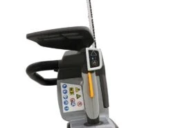 Tronçonneuse à Batterie ALPINA APR48 Li - Batterie De 48V Et 4Ah 41 Tronçonneuse à Batterie ALPINA APR48 Li - Batterie De 48V Et 4Ah -Outils De Jardin trononneuse batterie alpina apr48 li batterie de 48v et 4ah poigne et commandes 35937 12 1658493391 IMG 62da99cf2ed36