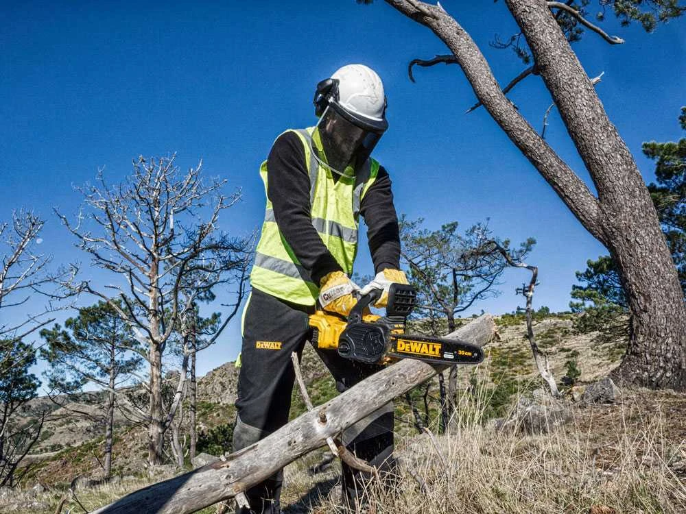 Tronçonneuse à Batterie DeWalt DCM565N-XJ - BATTERIE ET CHARGEUR NON INCLUS 9 Tronçonneuse à Batterie DeWalt DCM565N-XJ - BATTERIE ET CHARGEUR NON INCLUS – Image 7