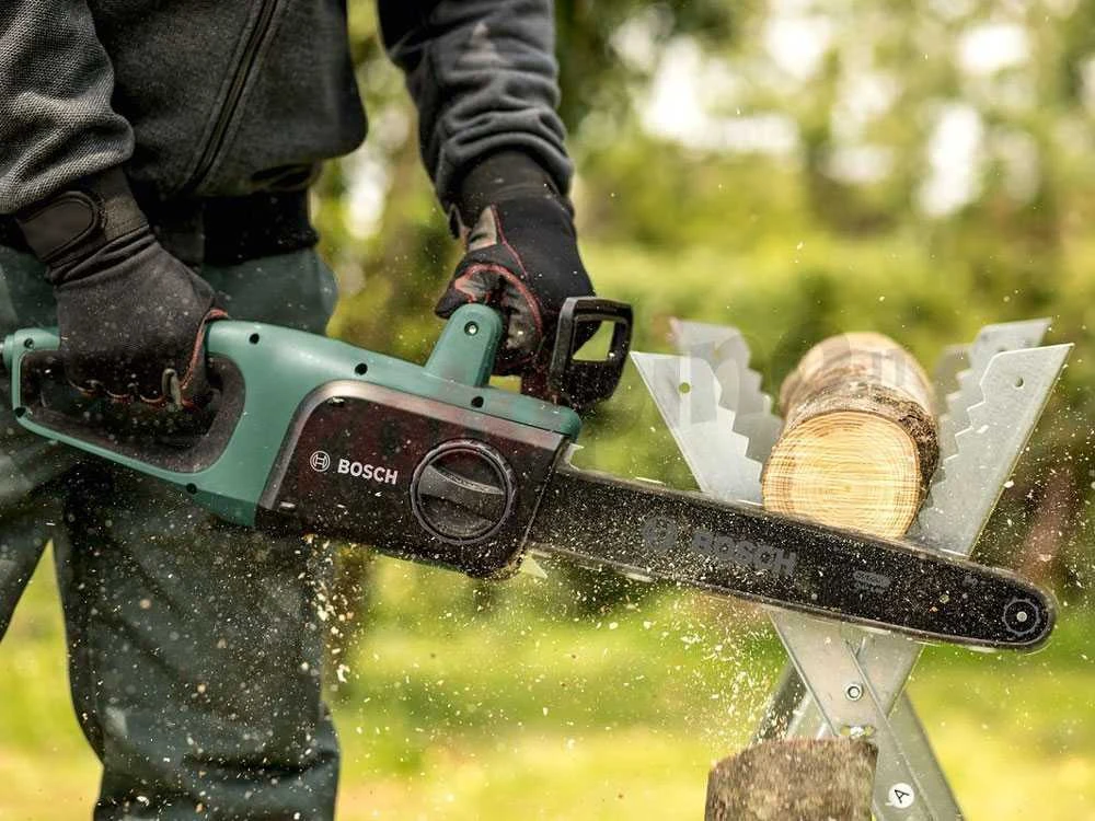 Tronçonneuse électrique BOSCH Universal Chain 35 - 1800 W 17 Tronçonneuse électrique BOSCH Universal Chain 35 - 1800 W – Image 15